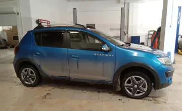Renault Sandero 2017 года за 4 900 000 тг. в Актобе фото 4