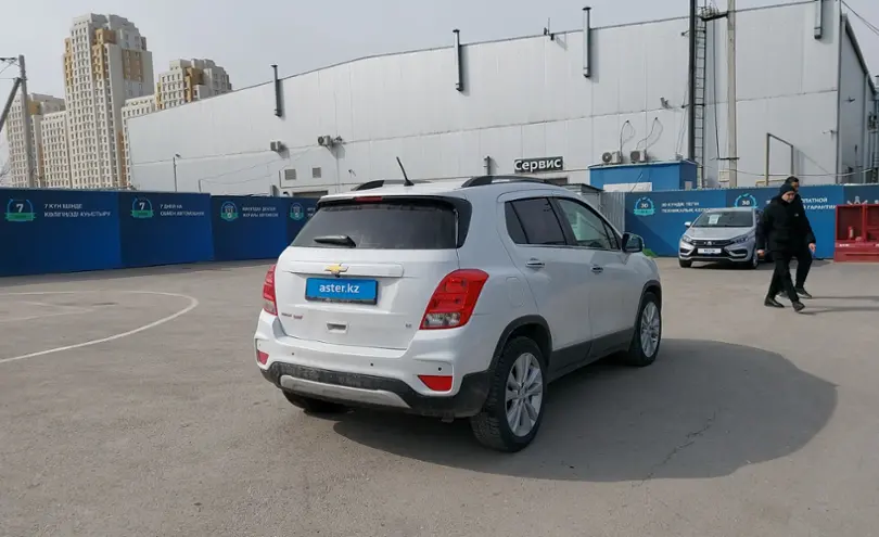 Chevrolet Trax 2018 года за 7 500 000 тг. в Шымкент фото 3