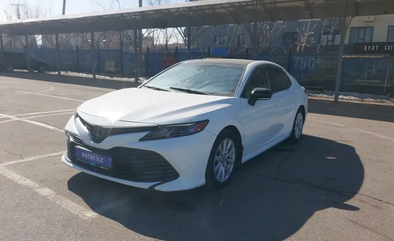 Toyota Camry 2020 года за 14 000 000 тг. в Алматы