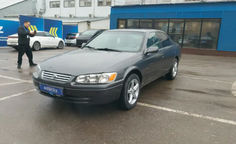 Toyota Camry 2000 года за 3 500 000 тг. в Алматы