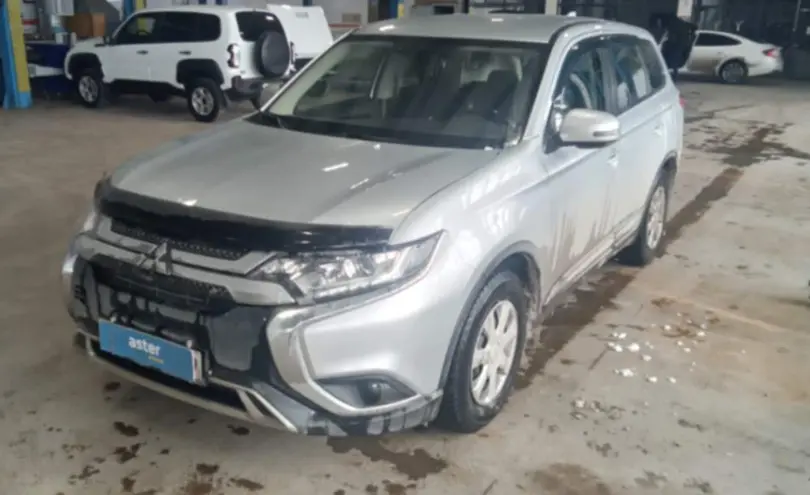 Mitsubishi Outlander 2018 года за 9 000 000 тг. в Караганда