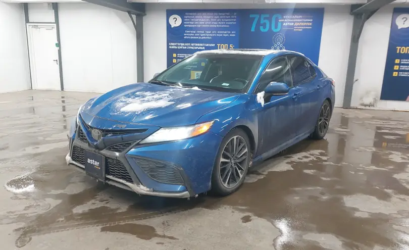 Toyota Camry 2018 года за 11 000 000 тг. в Астана