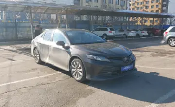 Toyota Camry 2019 года за 14 000 000 тг. в Алматы фото 2