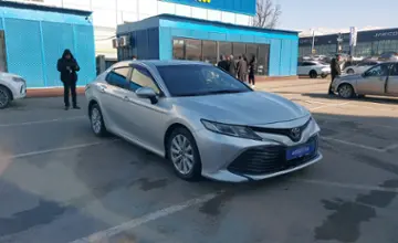 Toyota Camry 2018 года за 10 500 000 тг. в Алматы фото 2