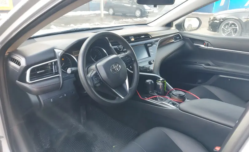 Toyota Camry 2018 года за 10 500 000 тг. в Алматы фото 5