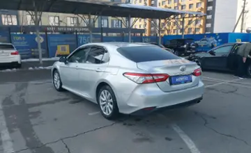 Toyota Camry 2018 года за 10 500 000 тг. в Алматы фото 4