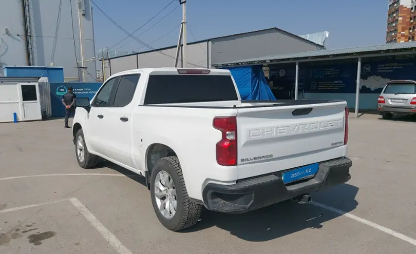 Chevrolet Silverado 2022 года за 29 000 000 тг. в Шымкент фото 4