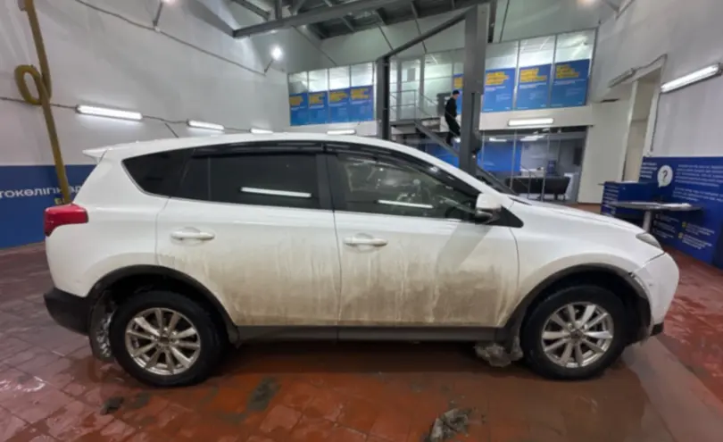 Toyota RAV4 2014 года за 10 200 000 тг. в Астана фото 4