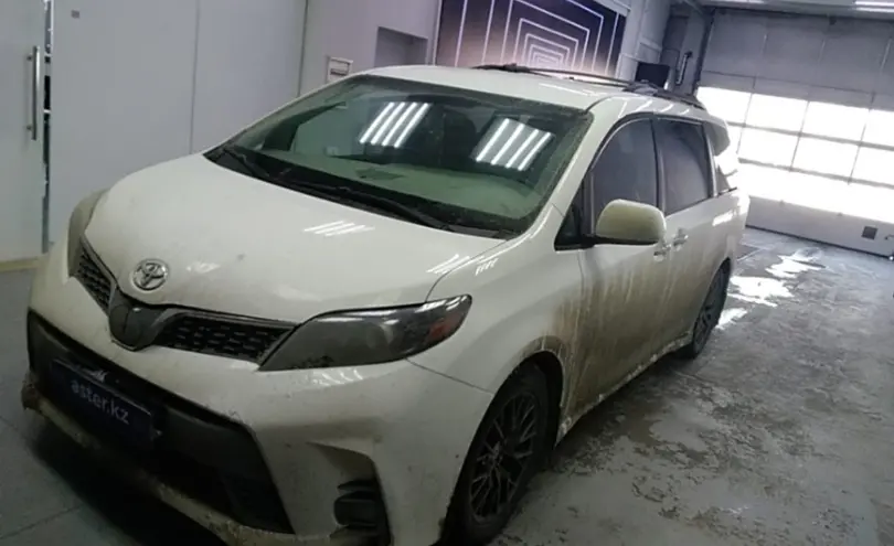 Toyota Sienna 2016 года за 16 500 000 тг. в Павлодар