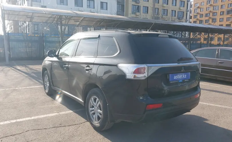 Mitsubishi Outlander 2013 года за 7 200 000 тг. в Алматы фото 4