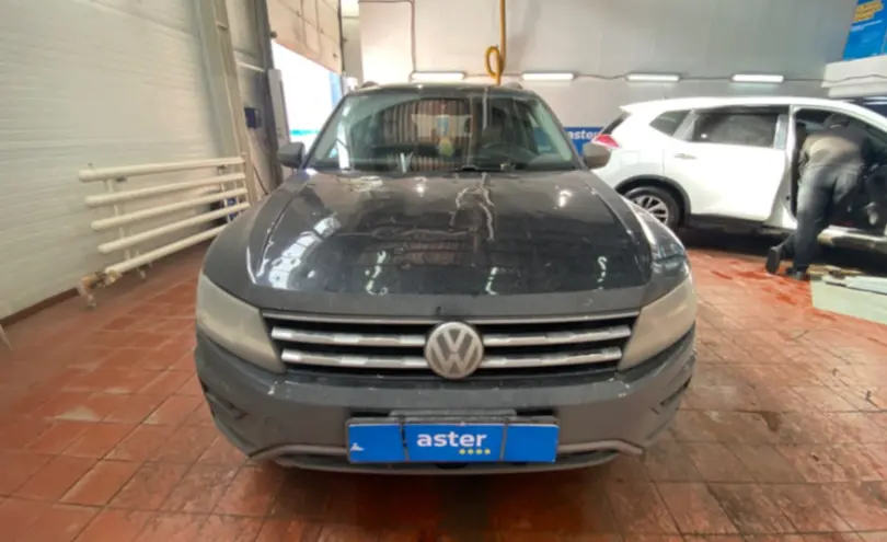 Volkswagen Tiguan 2018 года за 12 000 000 тг. в Астана