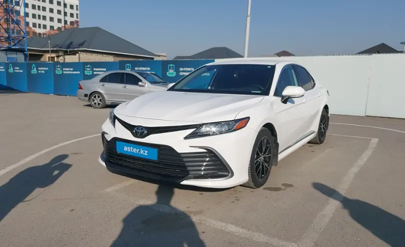 Toyota Camry 2021 года за 13 500 000 тг. в Шымкент