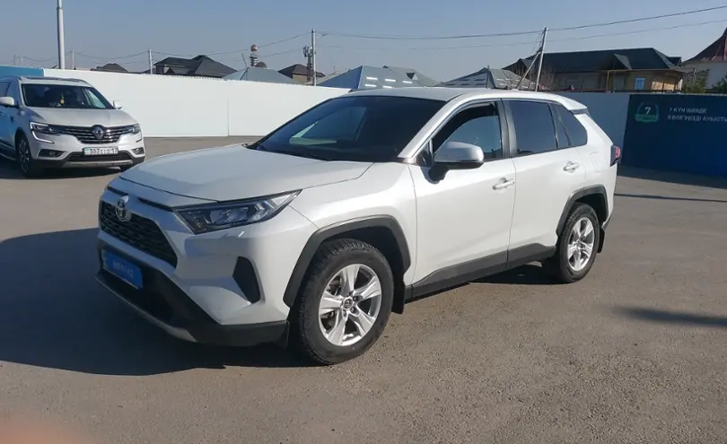 Toyota RAV4 2021 года за 15 500 000 тг. в Шымкент