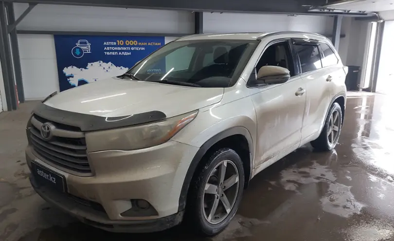 Toyota Highlander 2014 года за 14 000 000 тг. в Астана