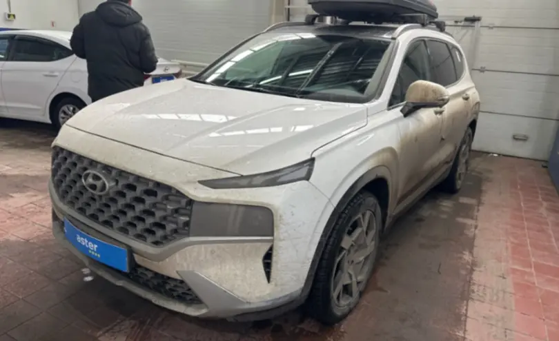 Hyundai Santa Fe 2023 года за 18 600 000 тг. в Астана