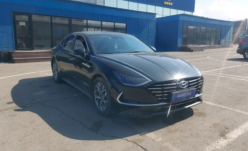 Hyundai Sonata 2021 года за 13 300 000 тг. в Алматы фото 2