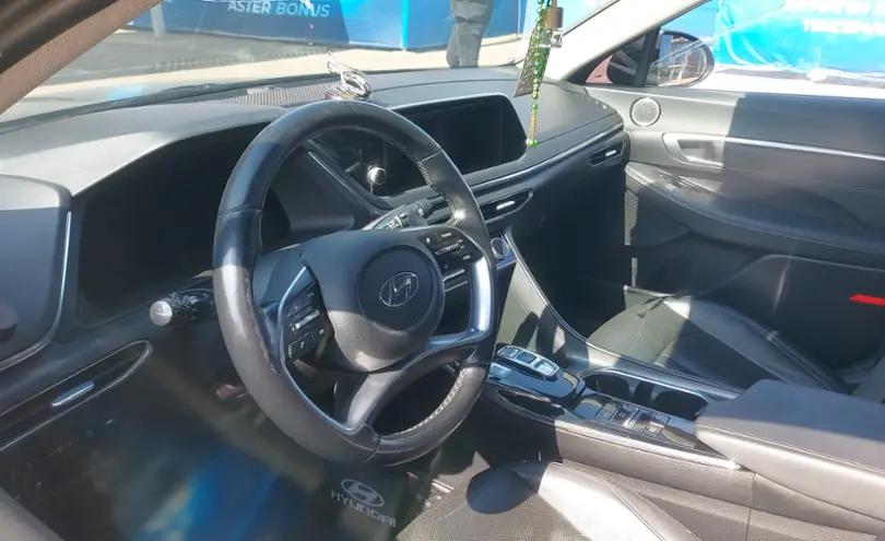 Hyundai Sonata 2021 года за 13 300 000 тг. в Алматы фото 5