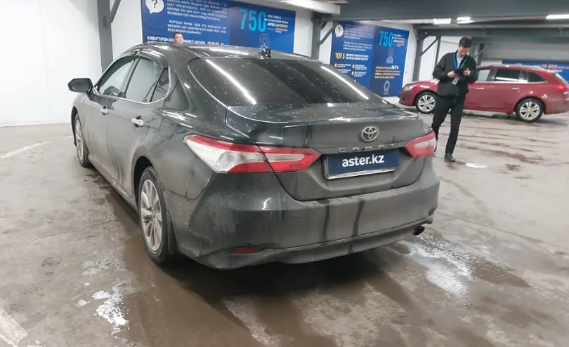 Toyota Camry 2018 года за 13 000 000 тг. в Астана фото 4