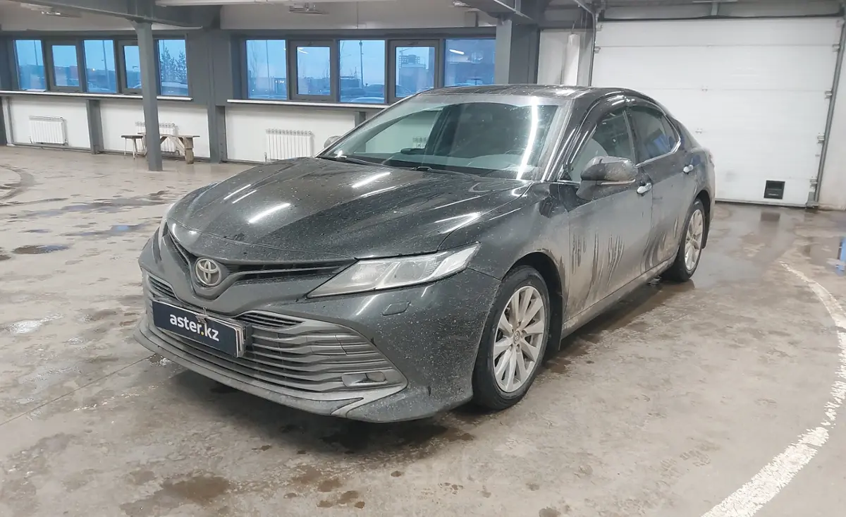 Toyota Camry 2018 года за 13 000 000 тг. в Астана