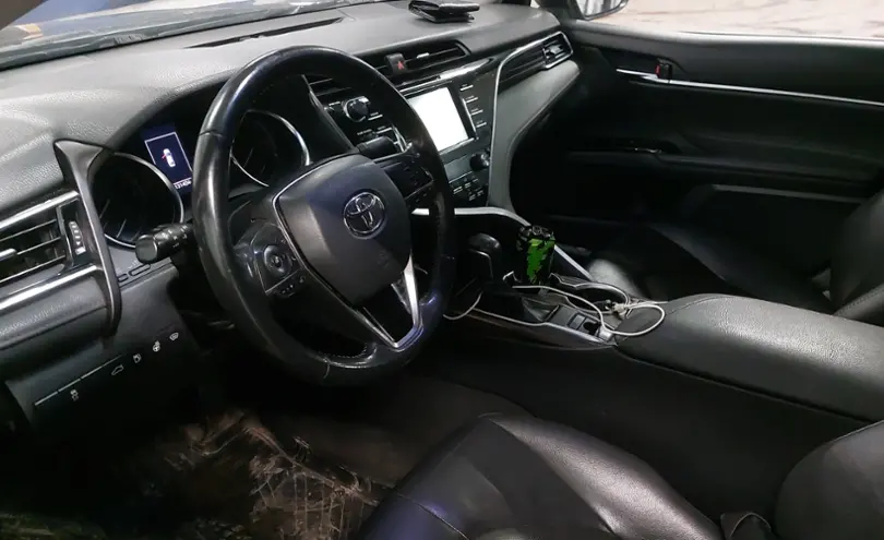 Toyota Camry 2018 года за 13 000 000 тг. в Астана фото 5