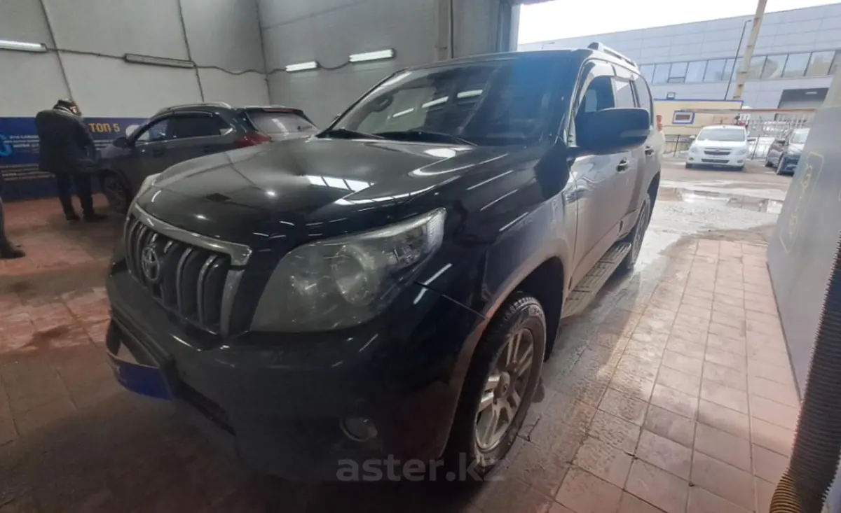 Toyota Land Cruiser Prado 2013 года за 19 000 000 тг. в Астана