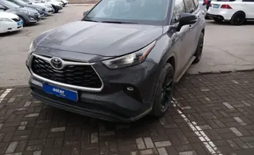 Toyota Highlander 2023 года за 23 500 000 тг. в Актобе фото 1