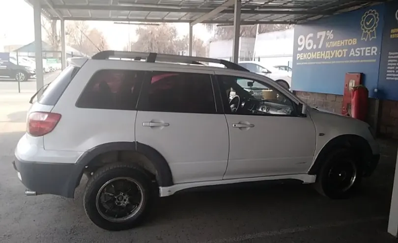 Mitsubishi Outlander 2006 года за 3 500 000 тг. в Алматы фото 4