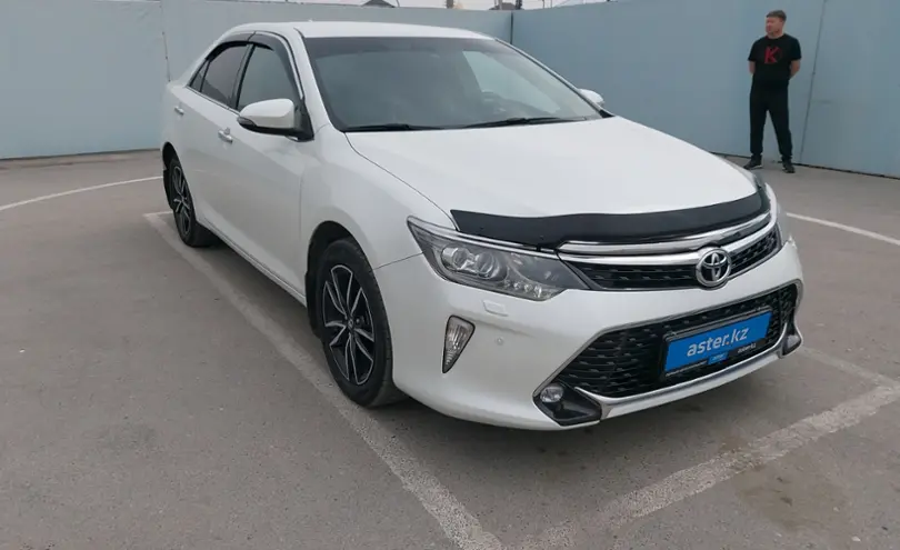 Toyota Camry 2017 года за 12 500 000 тг. в Шымкент фото 2