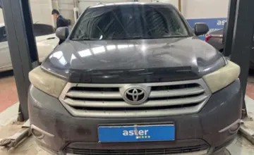 Toyota Highlander 2011 года за 12 500 000 тг. в Астана фото 2
