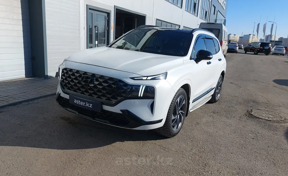 Hyundai Santa Fe 2022 года за 18 500 000 тг. в Астана