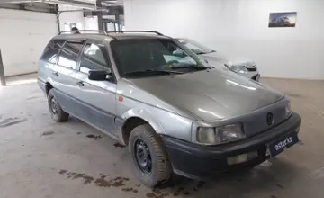Volkswagen Passat 1993 года за 1 500 000 тг. в Астана фото 2