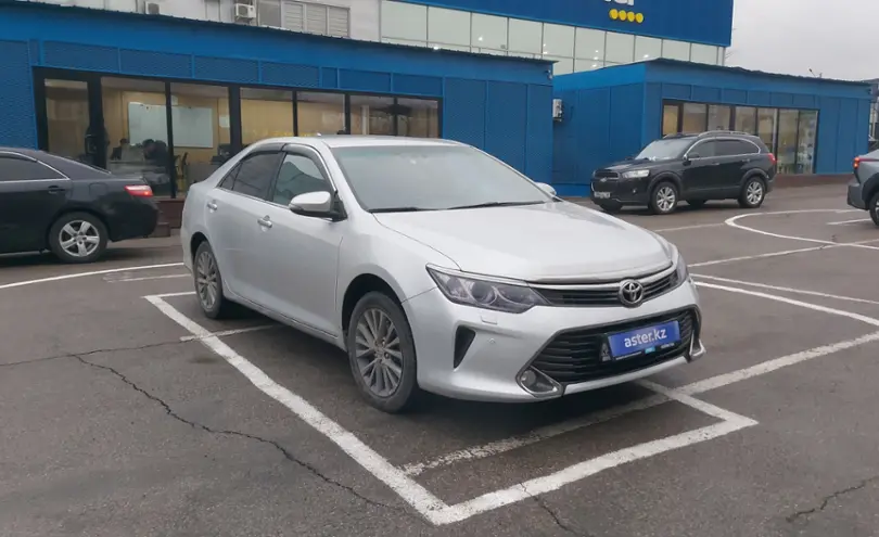Toyota Camry 2015 года за 13 000 000 тг. в Алматы фото 2