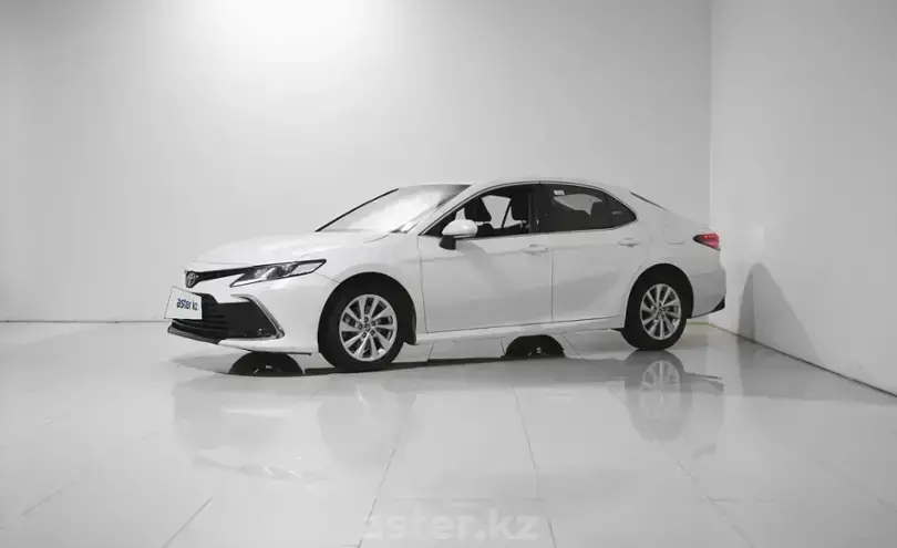 Toyota Camry 2023 года за 15 600 000 тг. в Алматы
