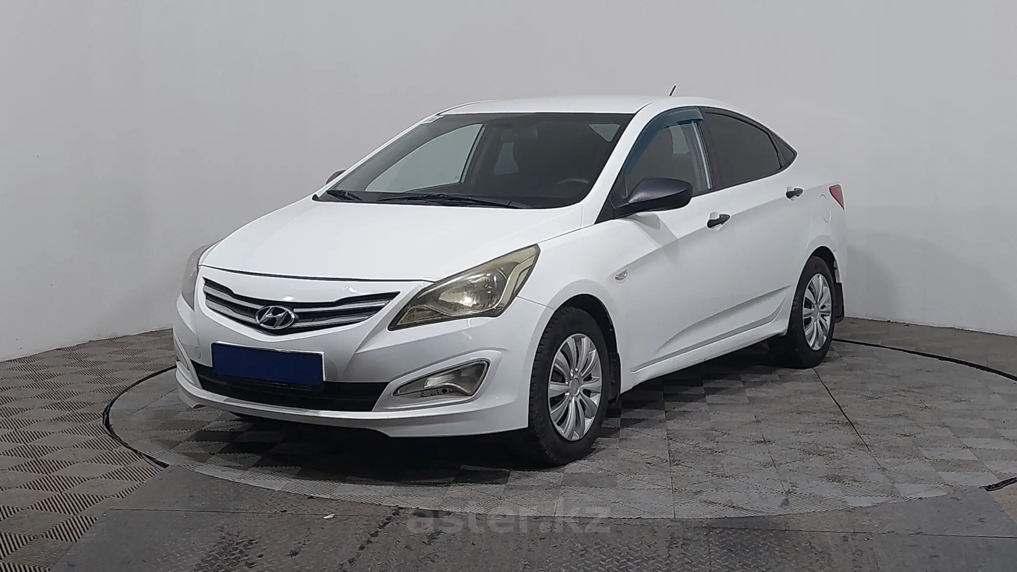 Hyundai Solaris 2015