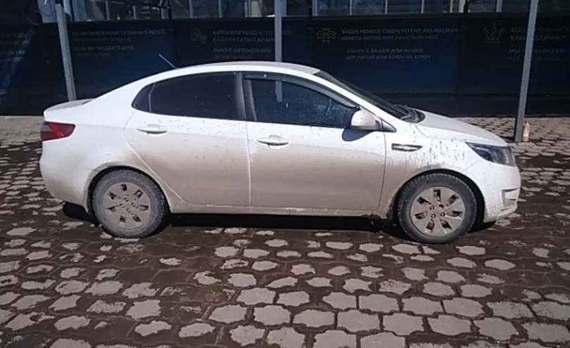Kia Rio 2014 года за 4 900 000 тг. в Караганда фото 4
