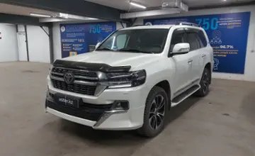 Toyota Land Cruiser 2020 года за 34 500 000 тг. в Астана фото 1