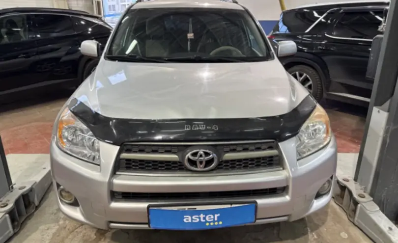 Toyota RAV4 2011 года за 8 000 000 тг. в Астана фото 2