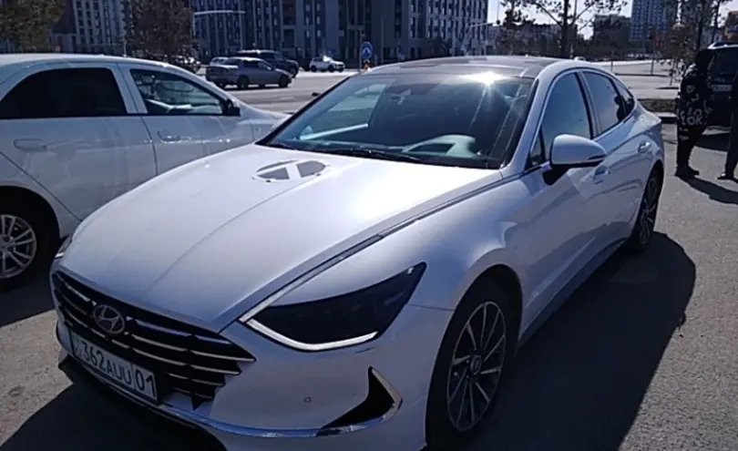 Hyundai Sonata 2020 года за 11 000 000 тг. в Астана