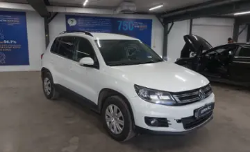 Volkswagen Tiguan 2015 года за 6 300 000 тг. в Астана фото 2