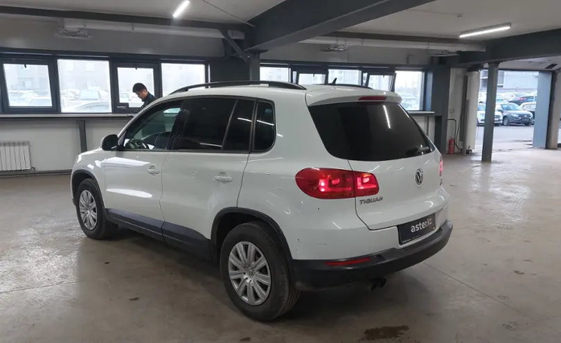 Volkswagen Tiguan 2015 года за 6 300 000 тг. в Астана фото 4
