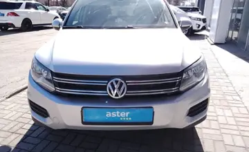 Volkswagen Tiguan 2015 года за 8 500 000 тг. в Актобе фото 2