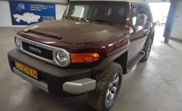 Toyota FJ Cruiser 2007 года за 14 000 000 тг. в Астана фото 1