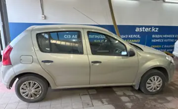 Renault Sandero 2014 года за 3 500 000 тг. в Астана фото 4