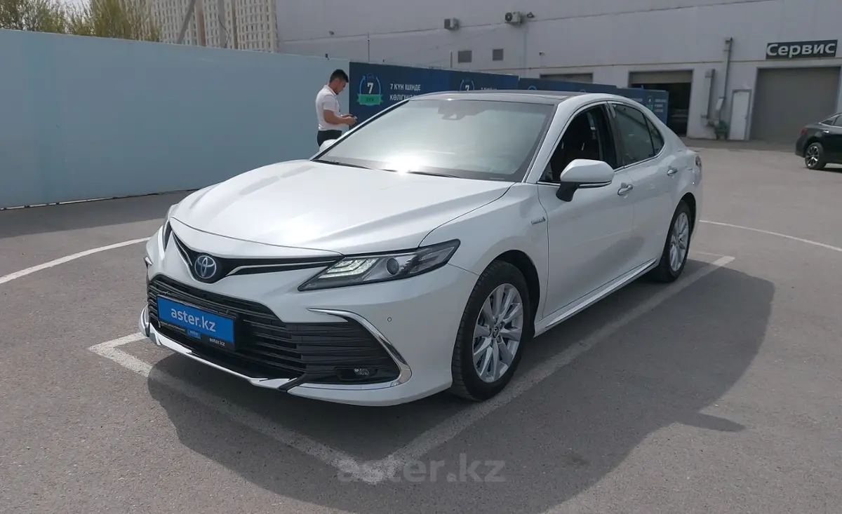Toyota Camry 2023 года за 16 500 000 тг. в Шымкент