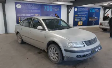 Volkswagen Passat 1998 года за 1 800 000 тг. в Астана фото 2