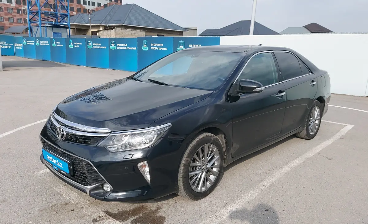 Toyota Camry 2017 года за 11 000 000 тг. в Шымкент