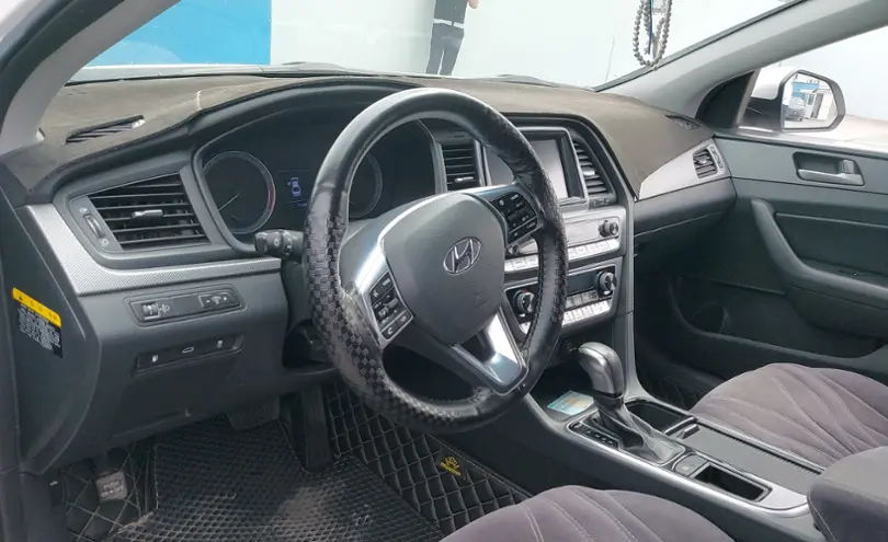 Hyundai Sonata 2019 года за 9 600 000 тг. в Шымкент фото 5