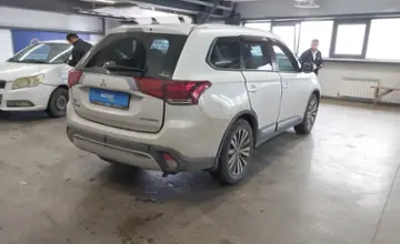 Mitsubishi Outlander 2019 года за 10 500 000 тг. в Астана фото 3
