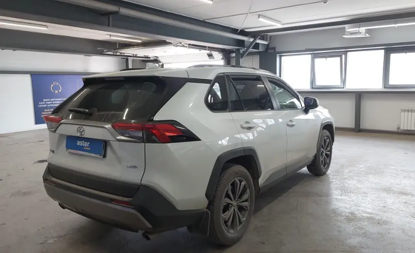 Toyota RAV4 2023 года за 17 500 000 тг. в Астана фото 3