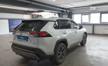 Toyota RAV4 2023 года за 17 500 000 тг. в Астана фото 3